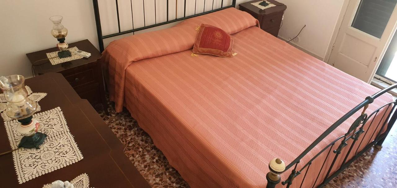 Casa Vacanza A Punta Secca Exteriér fotografie